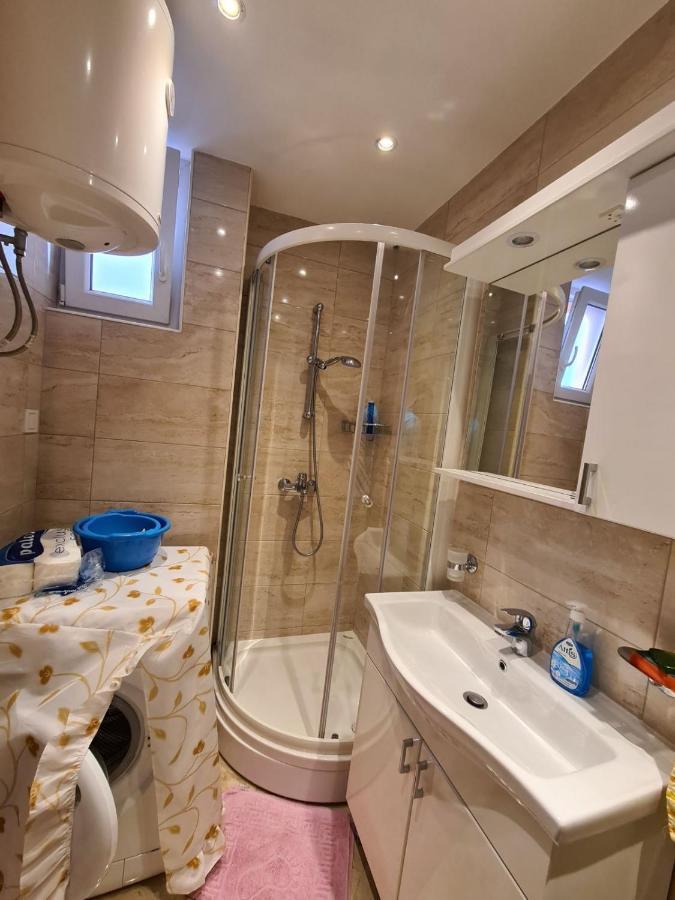 City Centar Apartment Tivat Exteriör bild
